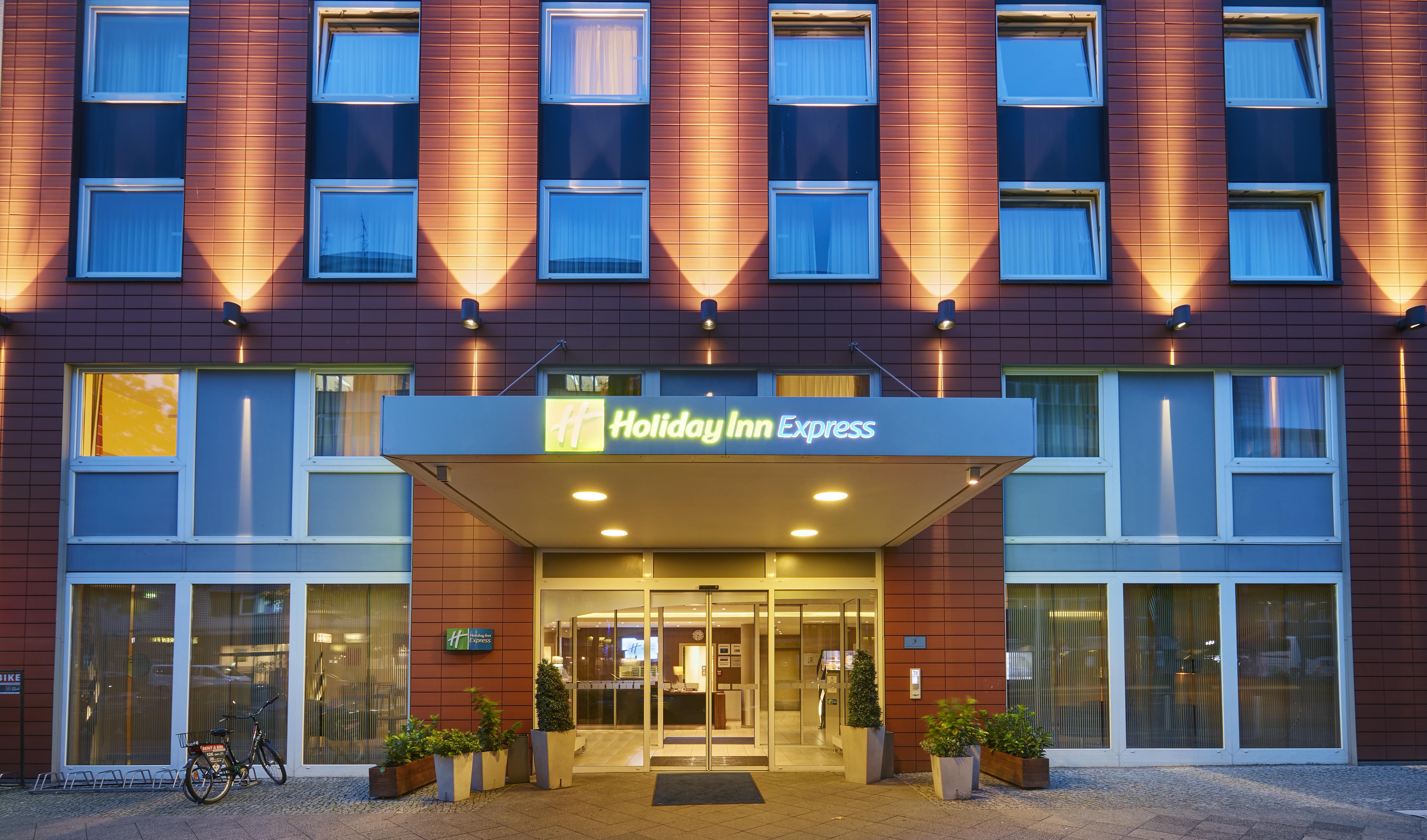 Holiday Inn Express Berlin City Centre West エクステリア 写真